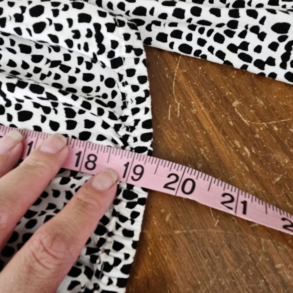 Express -‎ Dalmatian Dot Blouse - Picture 7 of 8
